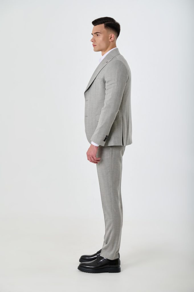Сірий фактурний костюм-трійка з вовною be Gentleman 1234
