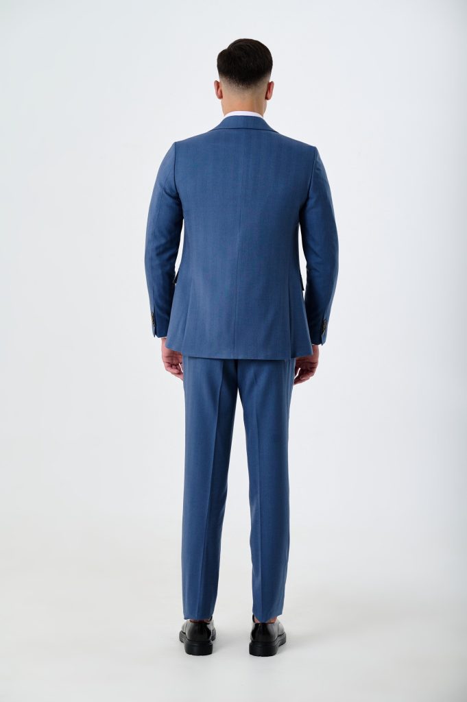 Блакитний фактурний костюм-трійка з вовною be Gentleman 1234