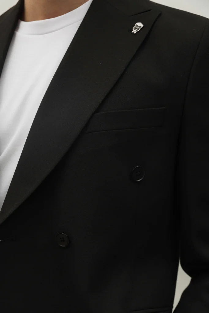 Чоловічий двобортний костюм з вовною чорний риска be Gentleman 2