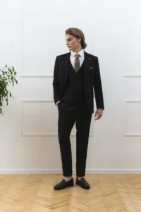 Чоловічий костюм-трійка з вовною чорний саржевий be Gentleman 5