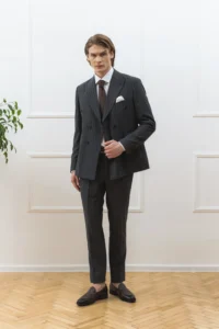 Чоловічий двобортний костюм з вовною сірий в смужку be Gentleman 5