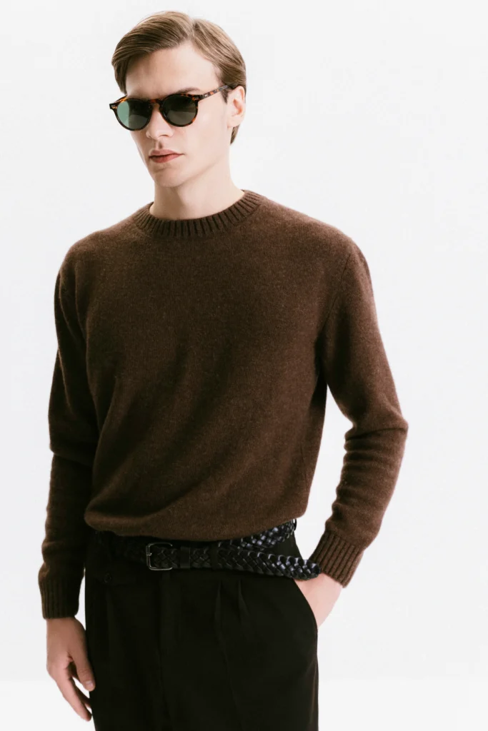 Brown woolen sweater with a round collar be Gentleman 2