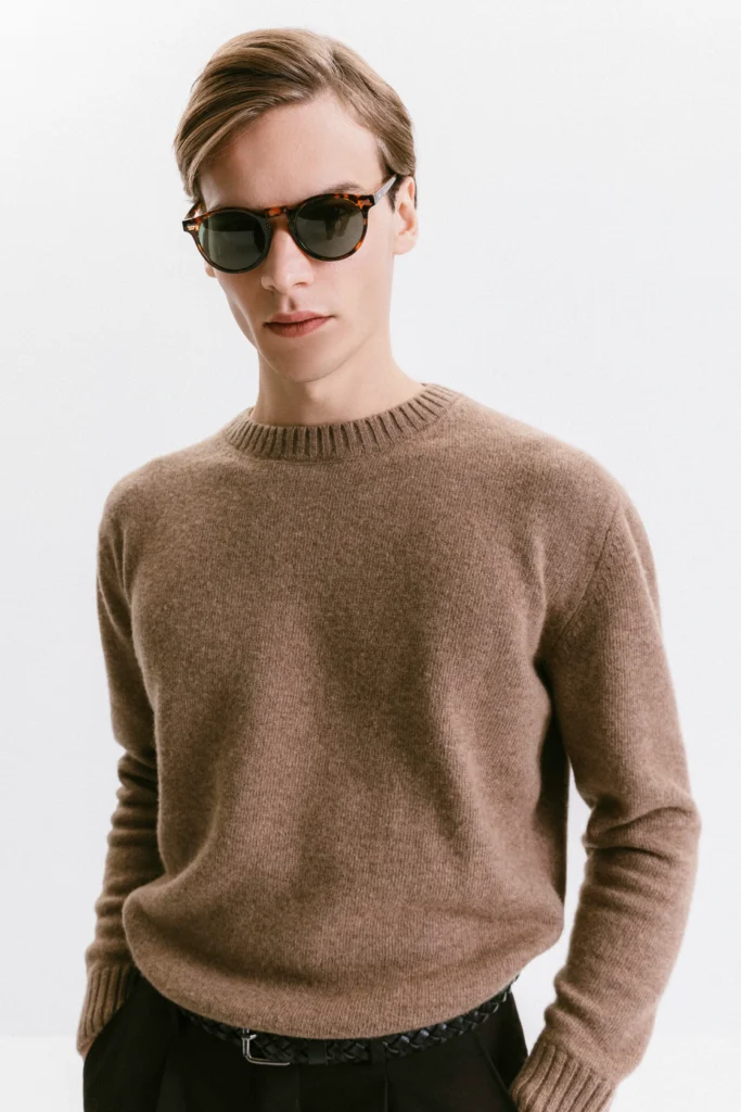 Beige woolen sweater with a round collar be Gentleman 2