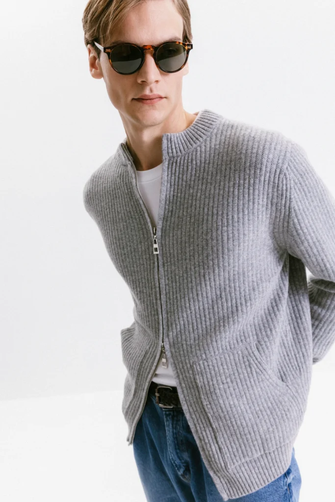 Gray wool cardigan with a zipper be Gentleman 2