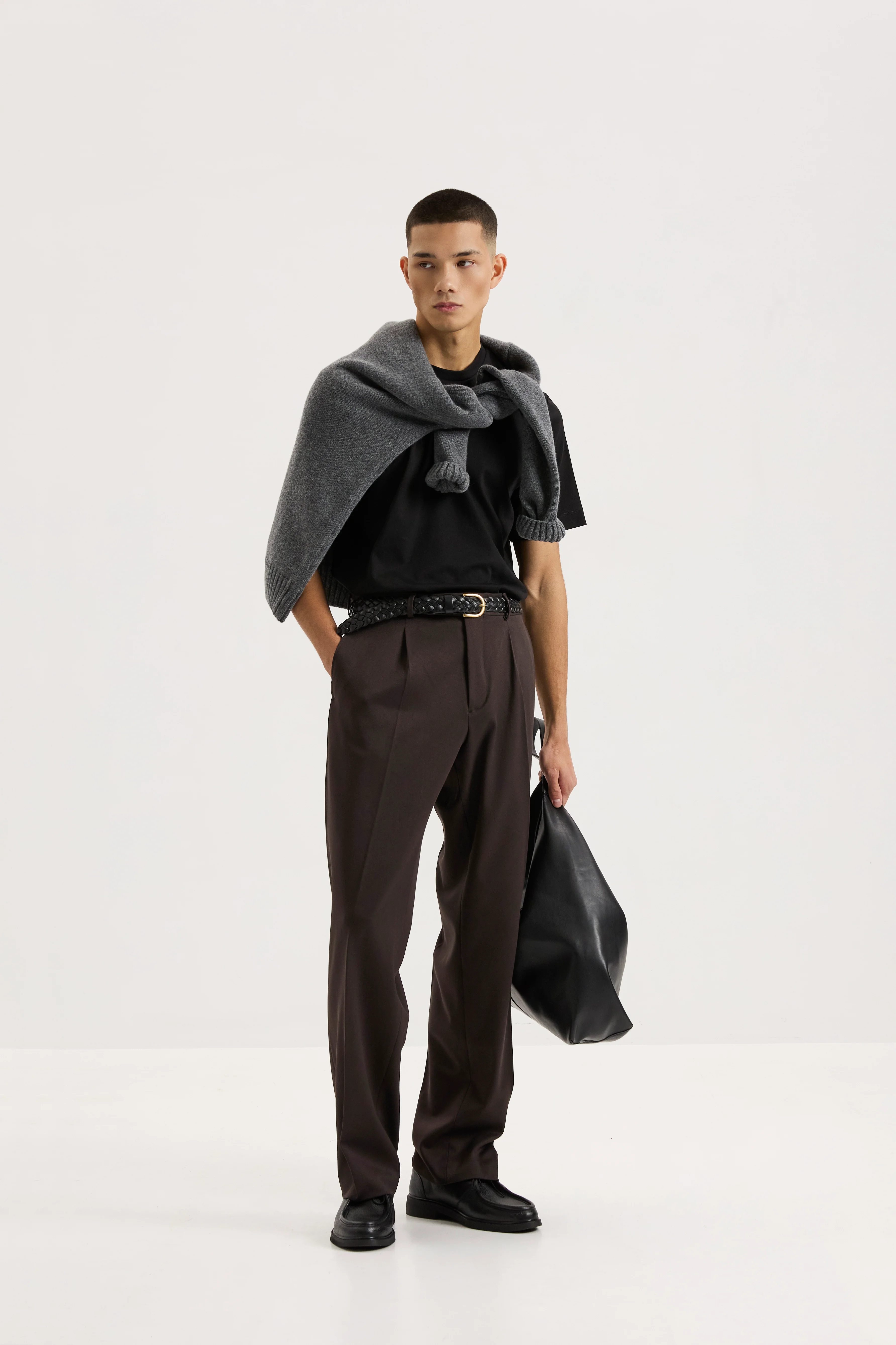 be Gentleman Штани вільного крою на основі вовни із защипами шоколадні