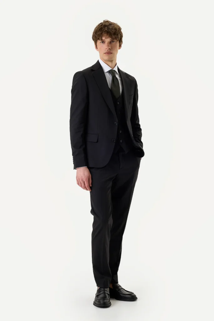 Костюм-трійка зі 100% шерсті чорного кольору be Gentleman 2